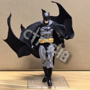 Batman Mafex 126' DC - CT Toys - Image 4