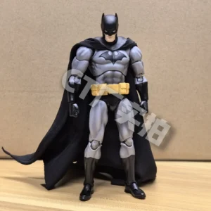 Batman Mafex 126' DC - CT Toys - Image 3